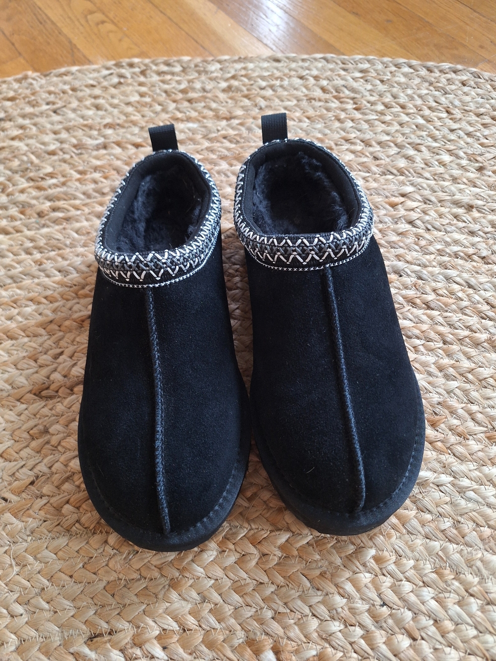 Women's Black Cozy Faux-Suede Slippers with Decorative Trim